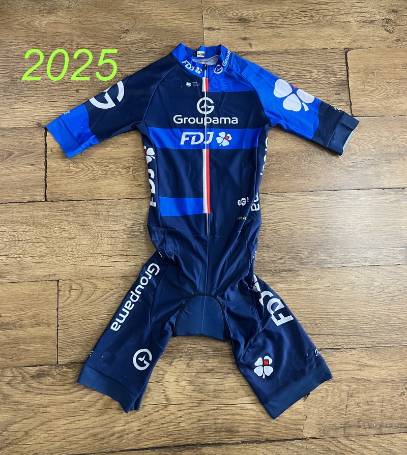 レーザーカット スキンスーツ 2026 2025 グループア - Cycling Community のレビューと価格