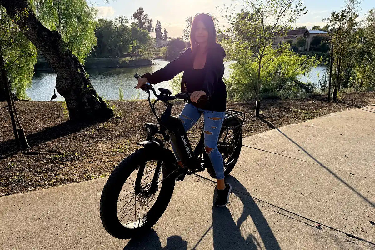 ANDSKY Gravita LSステップスルー電動自転車  - Commuting On Mountain Bike のレビューと価格